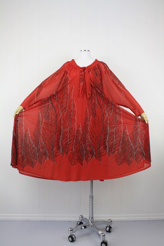 1970s Red Feather Print French Dress - image 3