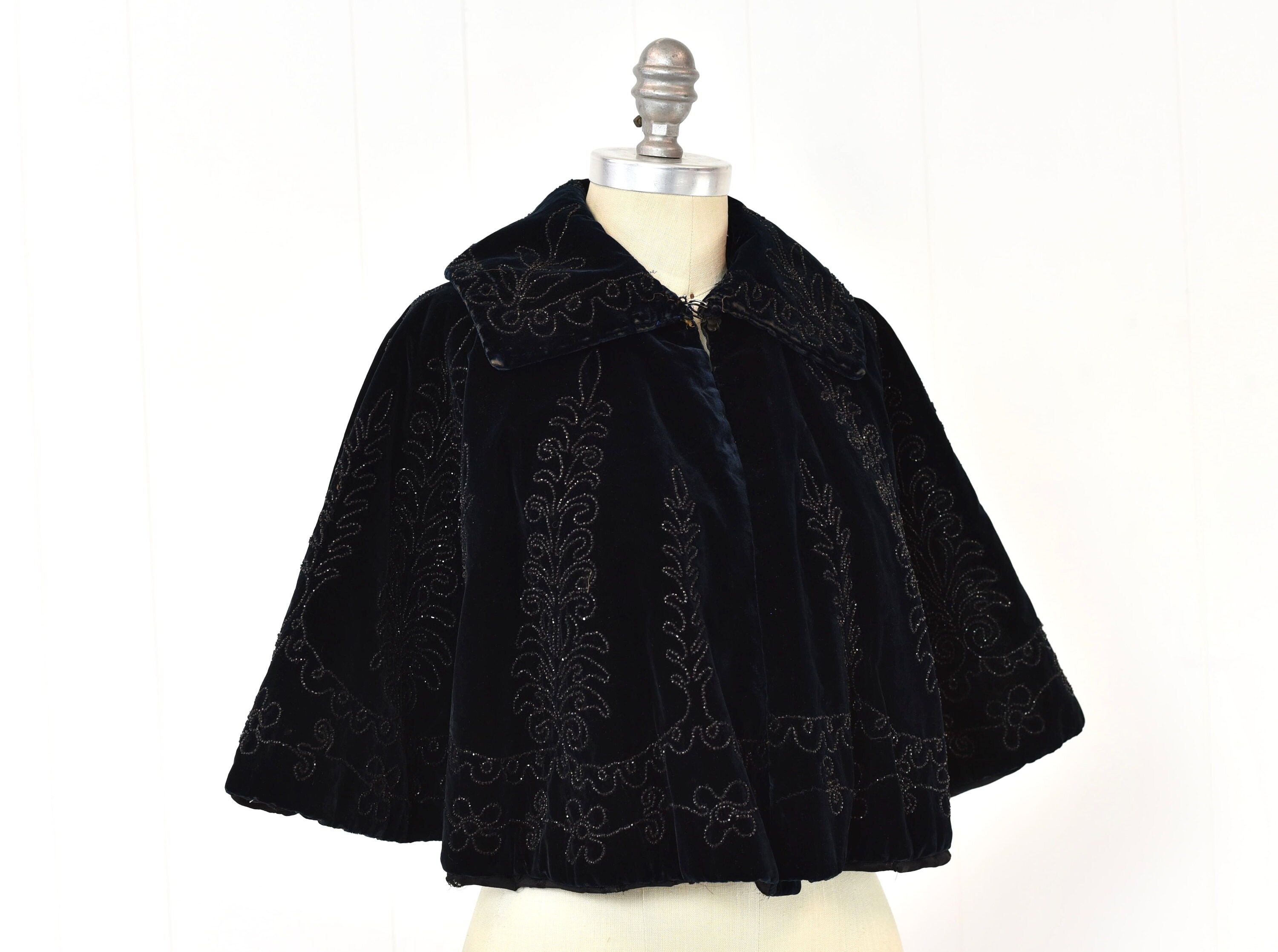 ～1910s french antique cape Antique Cape Cloak Black Velvet + Wool C1840 French Textile
