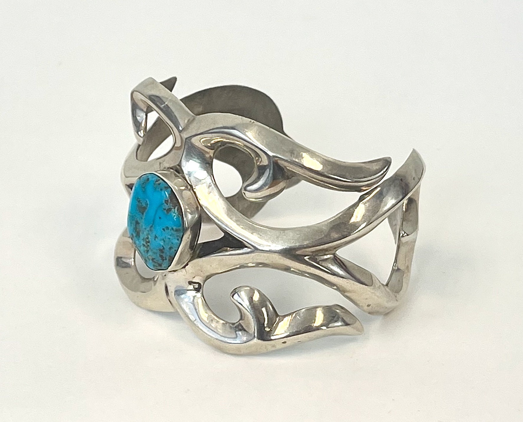 アクセサリー Vintage Navajo Sand Cast Bangle starring Vintage Navajo Silver Sand Cast Bracelet With Turquoise