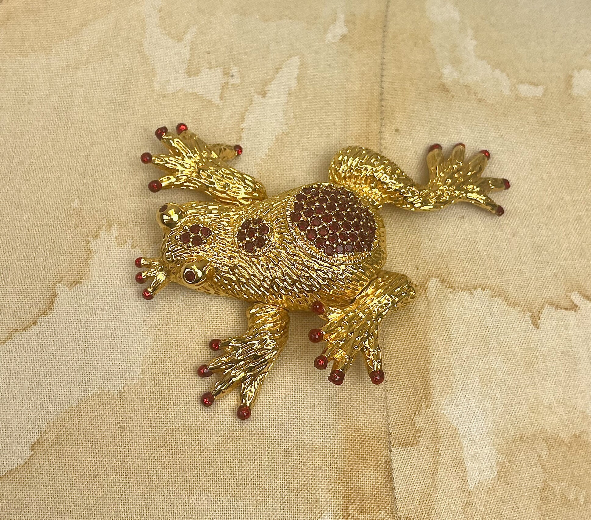 ピン Vintage Frog Prince Hutton Wilkinson Red Rhinestone Red Gold Metal