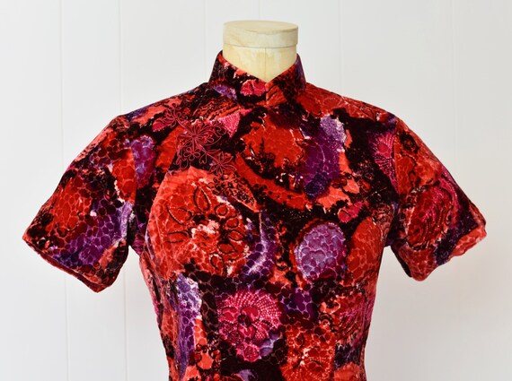 1960s Floral Velvet Asian Cheongsam Dress - image 3