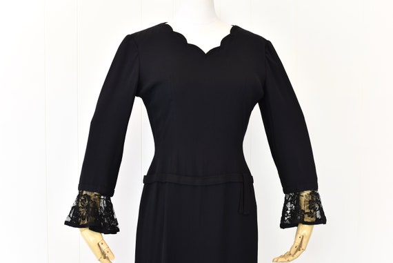 1950s Black Dress with Removable Lace Cuffs - image 2