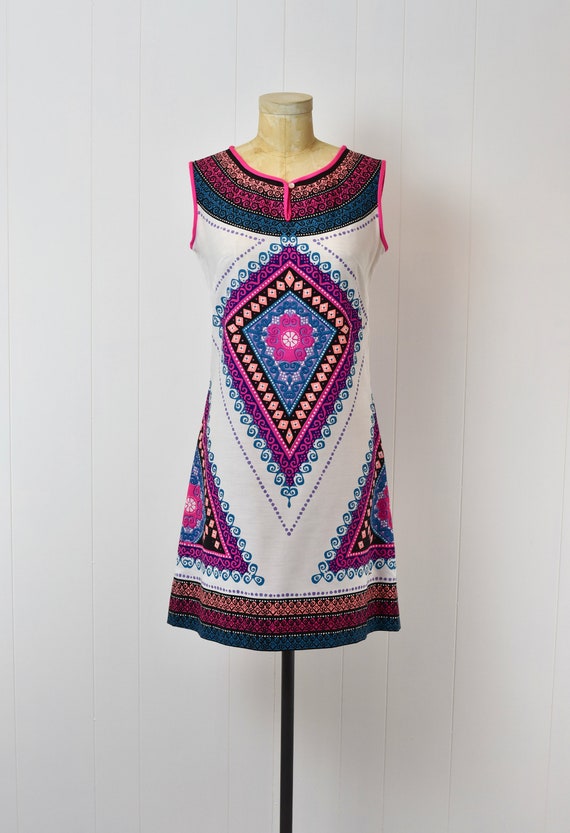 1970s/1980s Alfred Shaheen Colorful Shift Dress - image 9