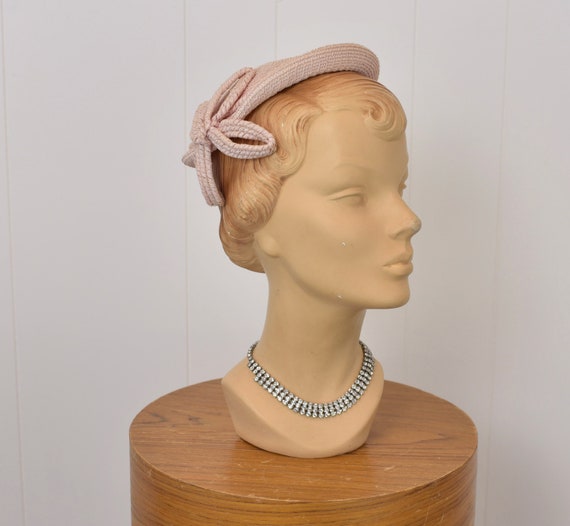 1950s Light Pink Amy New York Fascinator Skull Cap Pinup Hat  display picture 2