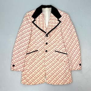 1970s Red White Geometric Diamond Patterned Black Velvet Trim Styled by Delton Mens Suit Jacket Blazer