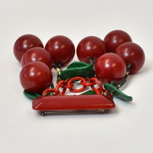 1940s Bakelite Cherries Cluster Novelty Bar Brooch Pin Jewelry Tested image 4