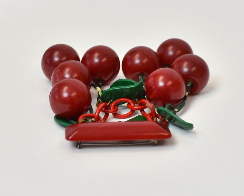 1940s Bakelite Cherries Cluster Novelty Bar Brooch Pin Jewelry Tested image 4