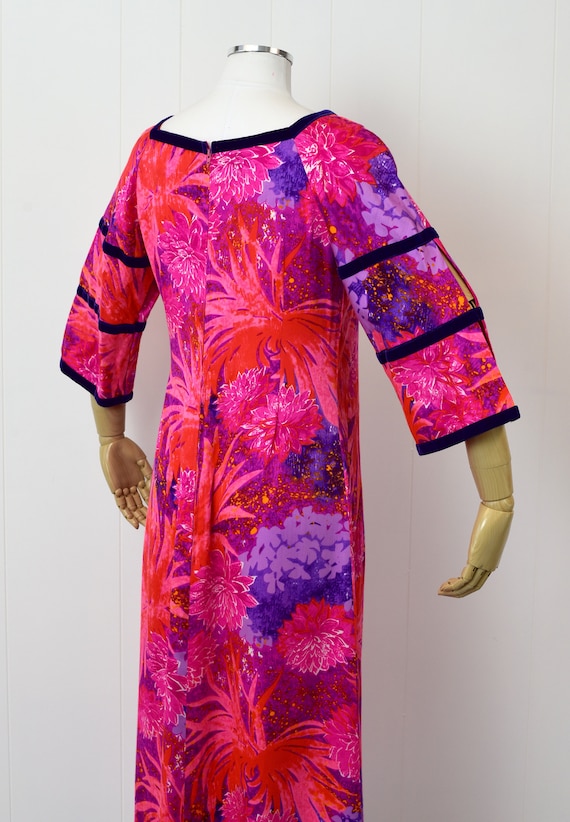 1960's Bright Pink Floral Hawaiian Dress - image 5