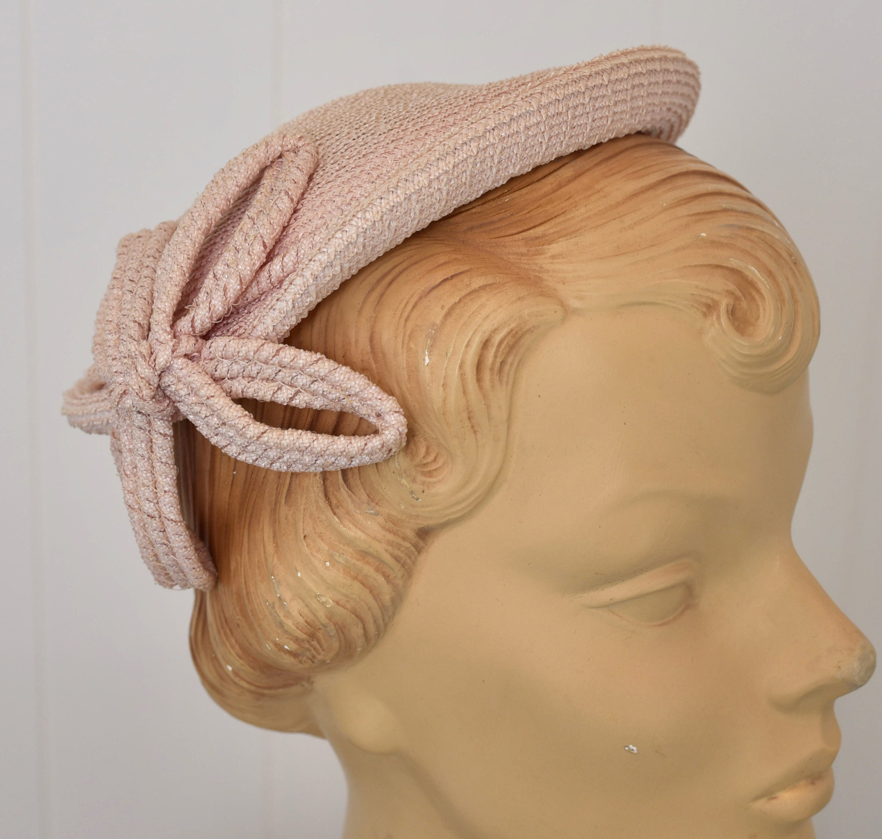 Vintage Amy New York Midcentury Beaded Pearl Skull Cap Crown Hat Fascinator 1950s Sequin Beaded Bridal Wedding Skull Cap Fascinator Hat  main image 4