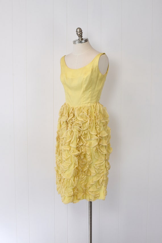 1950s Yellow Ruffle Party Dress - image 4