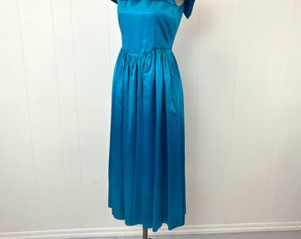 green emerald velvet dress Double Time Pleat Dress