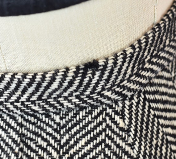 1970s Black & White Chevron Wool with Velvet Pres… - image 10