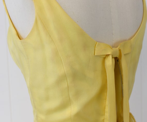 1950s Yellow Ruffle Party Dress - image 10