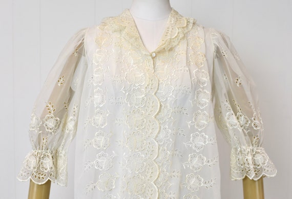 1950s White Nylon Floral Embroidered Lace Bridal … - image 3