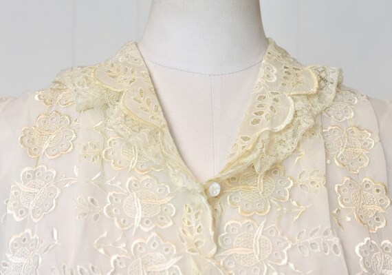 1950s White Nylon Floral Embroidered Lace Bridal … - image 4
