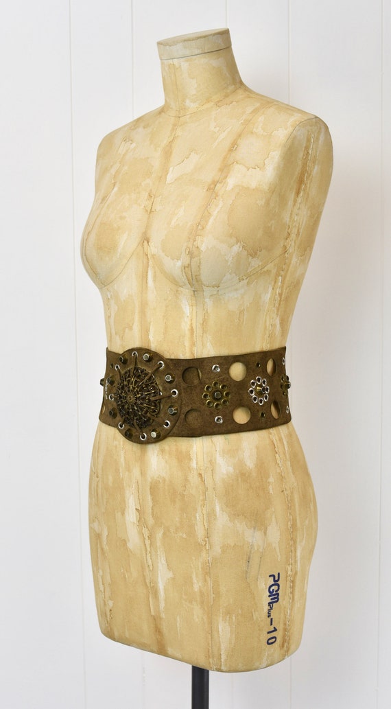 1970s Suede Oversized Floral Statement Belt - image 4