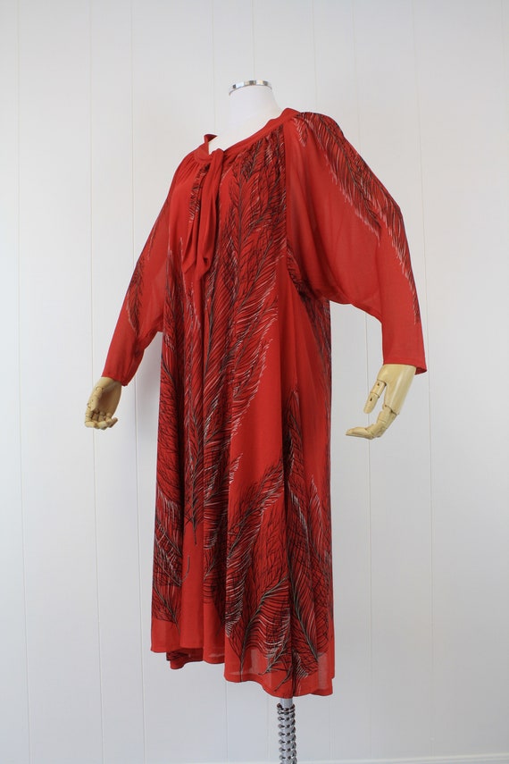 1970s Red Feather Print French Dress - image 4