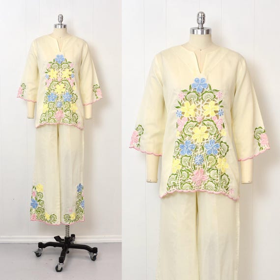 1980s Floral Embroidered Lattice Cut Out Lace Meg's Imports Blouse