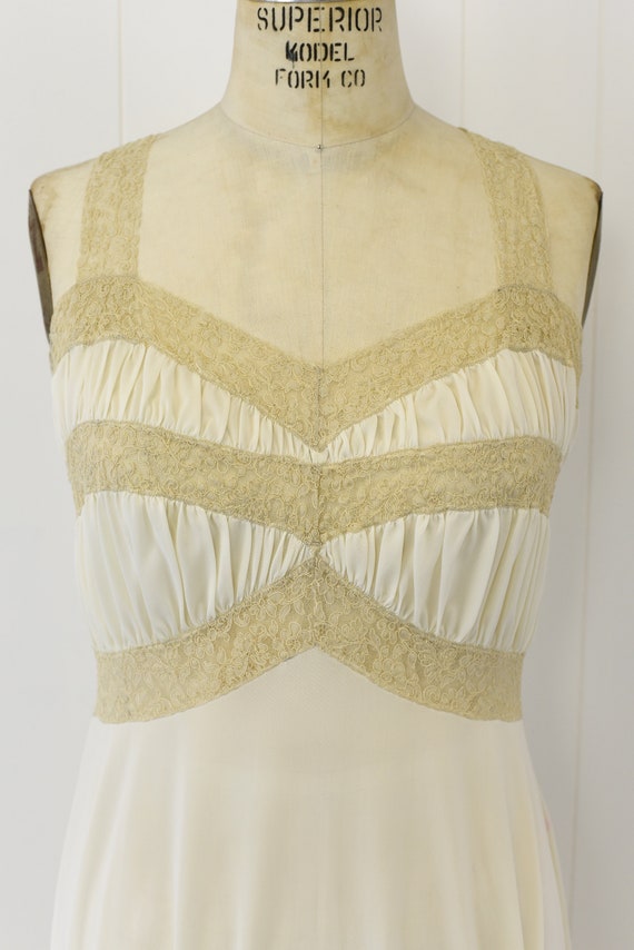1950s White Nylon & Ecru Lace Nightgown - image 3