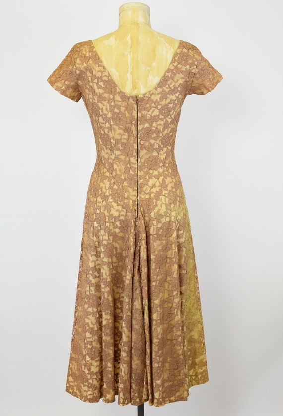 1950s Tan Lace Dress - image 4