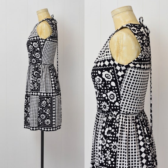 1970s Black & White Floral Checker Day Dress - image 5