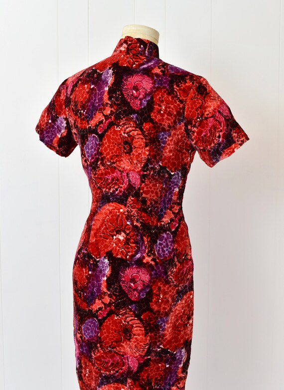 1960s Floral Velvet Asian Cheongsam Dress - image 10
