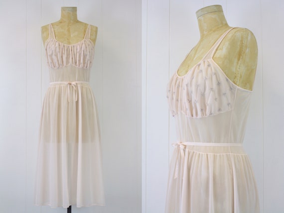 1950s Light Pink Embroidered Nightgown Lingerie