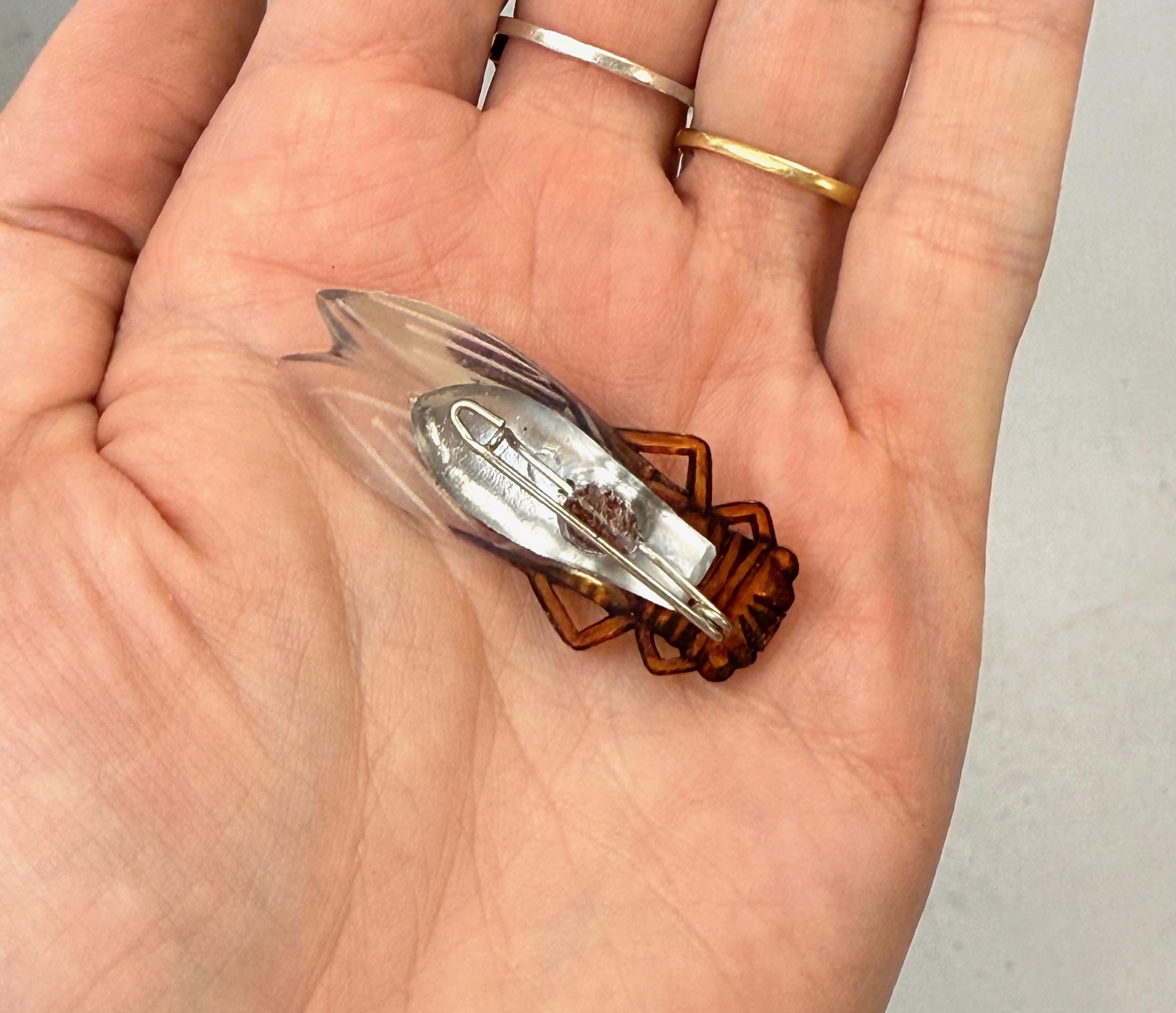 NOS Vintage Cicada Bug Lucite French Pin Brooch Jewelry  display picture 2