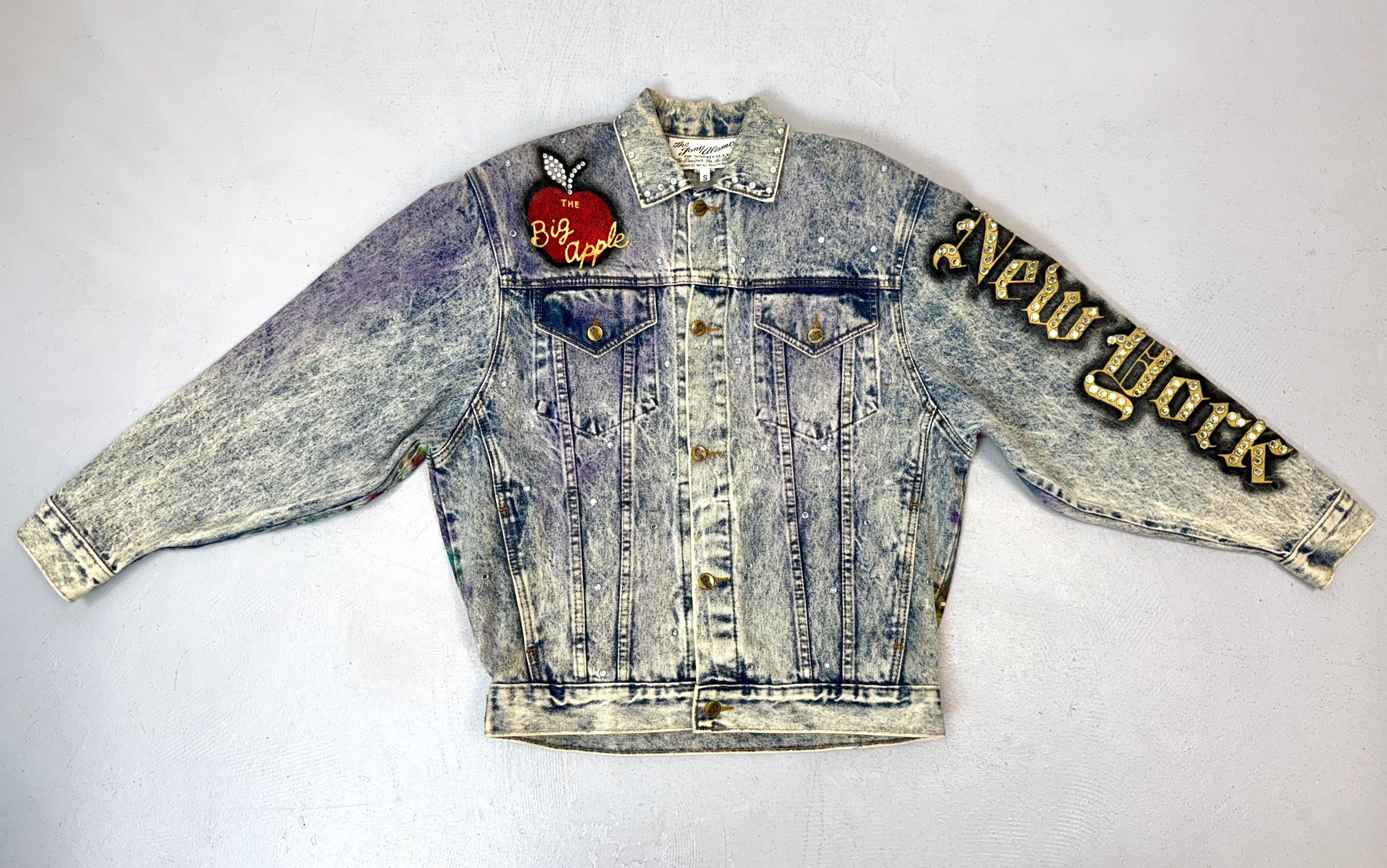 1987 Tony Alamo of Nashville New York Big Apple Hand Painted