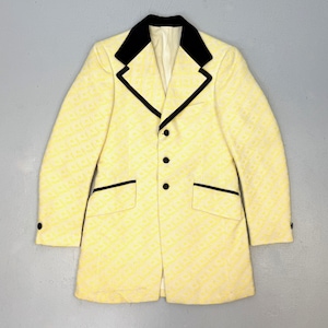 1970s Yellow White Geometric Diamond Patterned Black Velvet Trim Styled by Delton Mens Suit Jacket Blazer