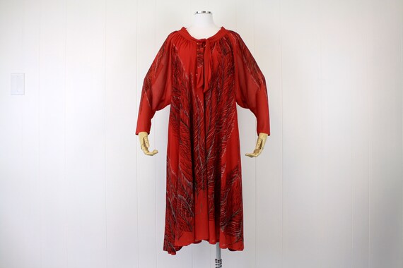 1970s Red Feather Print French Dress - image 2