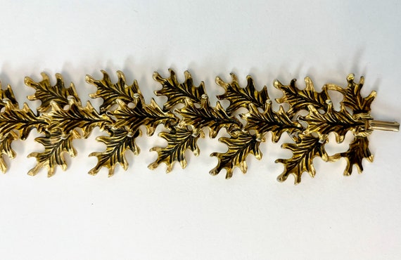 1960s Gold Tone Leaf Botanical Statement Bracelet… - image 4