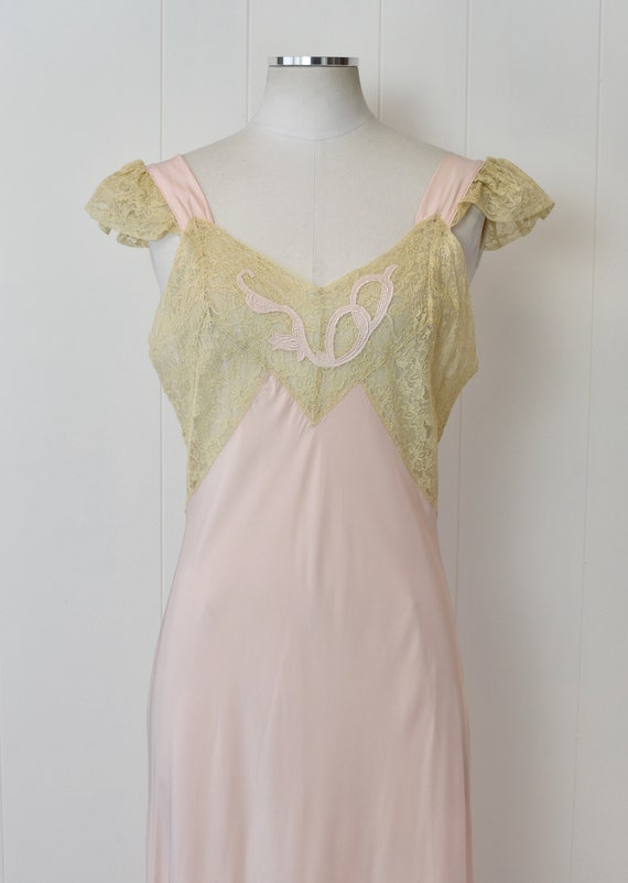 1940s Pink Floral Ecru Lace Fantasy Boudoir Linge… - image 2