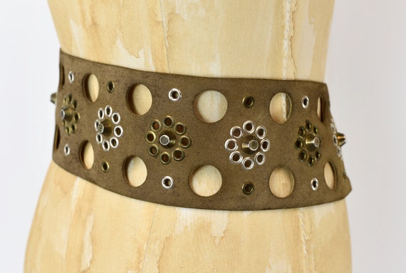 1970s Suede Oversized Floral Statement Belt - image 10