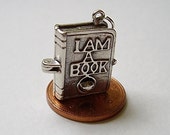 Ciondolo a forma di topo di biblioteca con apertura in argento sterling