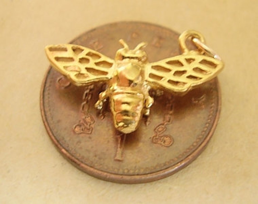 9ct gold bee charm deals