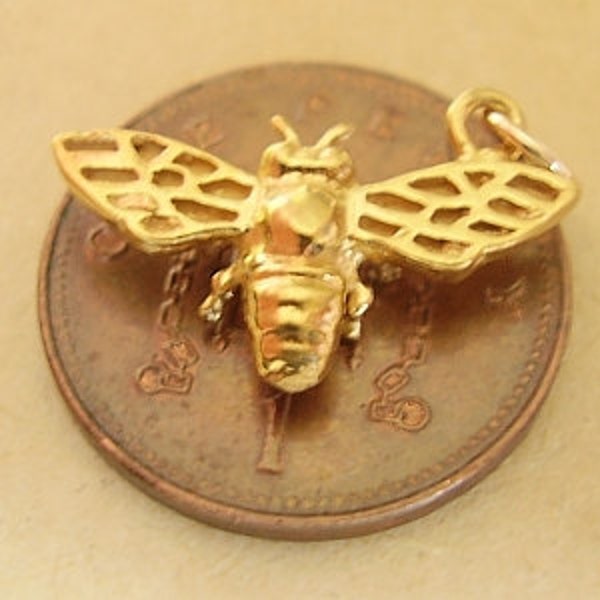 9ct 9k Gold Bee Charm