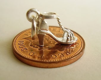 Skoberlock i sterlingsilver med hög klack och rem