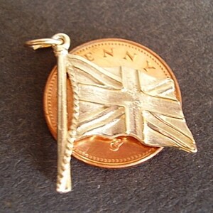 Union Jack Flag 9ct Gold Charm