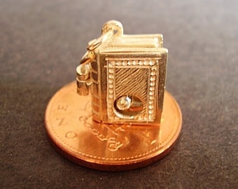 9ct 9k Gold Bookworm Charm