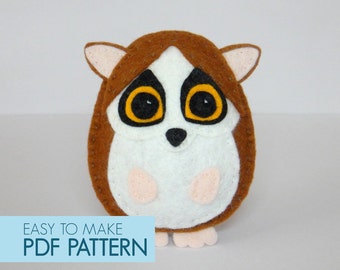 Easy to sew felt PDF pattern. DIY Oliver the Lemur, finger puppet, ornament.