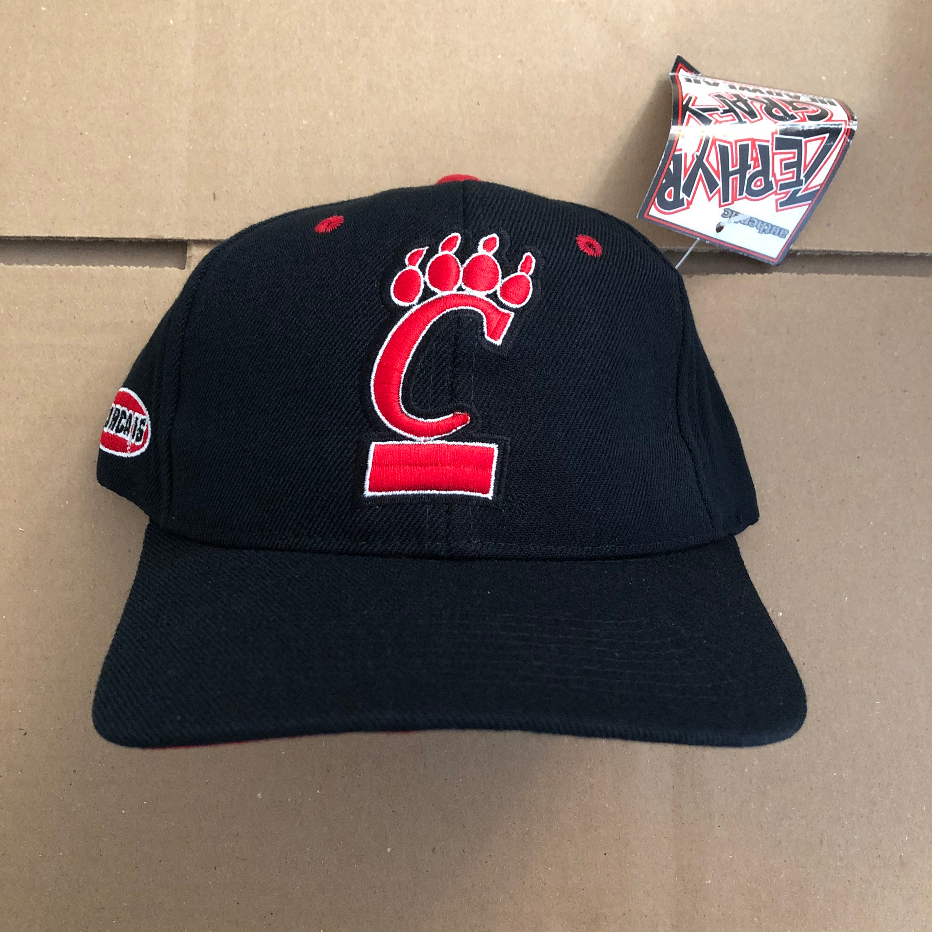 Vtg NWT Cincinnati Bearcats Snapback 