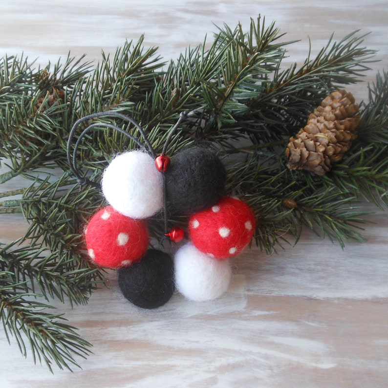 Minnie Mouse inspired wreath Ornament Felt ball farmhouse image 0