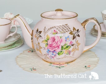Very pretty vintage pink Sadler teapot, large pink rose posy design