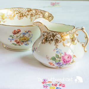 Exquisite vintage Hammersley English china creamer / milk and sugar set, Dresden Sprays style