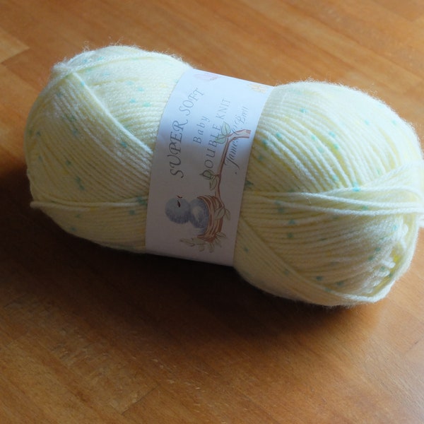 Super Soft Baby Double Knit  100 g James C.Brett - RB 18 Soft Yellow with Green Speckles