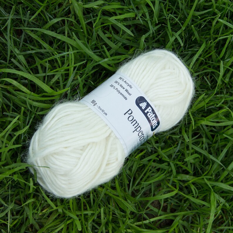 White 02 Heathered Colours Singles Aran Yarn Patons Pompero