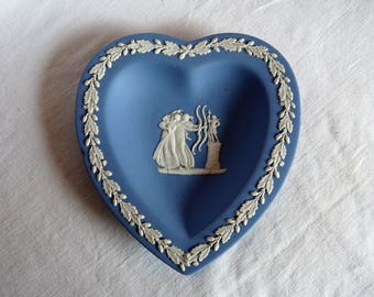 1950s Wedgwood Blue Jasper Heart Shaped Pin Dish Classical Figures 4 1/2&quot; 11/5cms