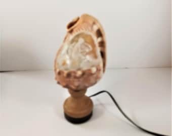 Early 20thc Carved Shell Cameo Lamp 5 3/4" 14.5cms