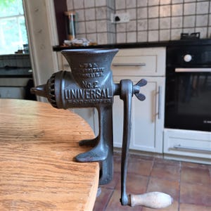 Antiker Viktorianischer Gusseisen Zerkleinerer: LF&C Universal No 2 Fleischmühle